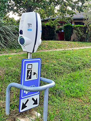 Ladestation für zwei Fahrzeuge